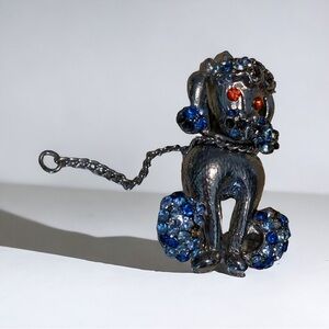 Patriotic poodle brooch